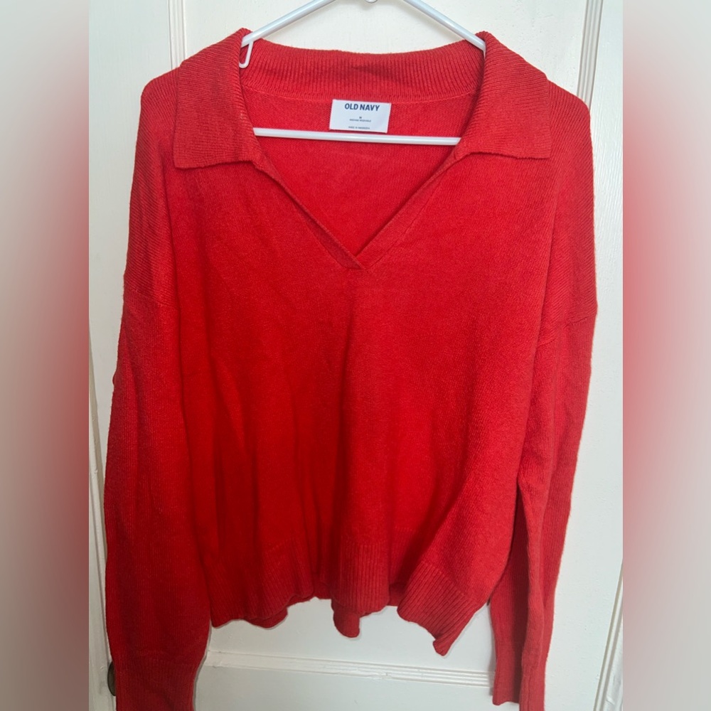 Old Navy Red SoSoft Lite Loose V-Neck Sweater. GREAT condition. Size M
